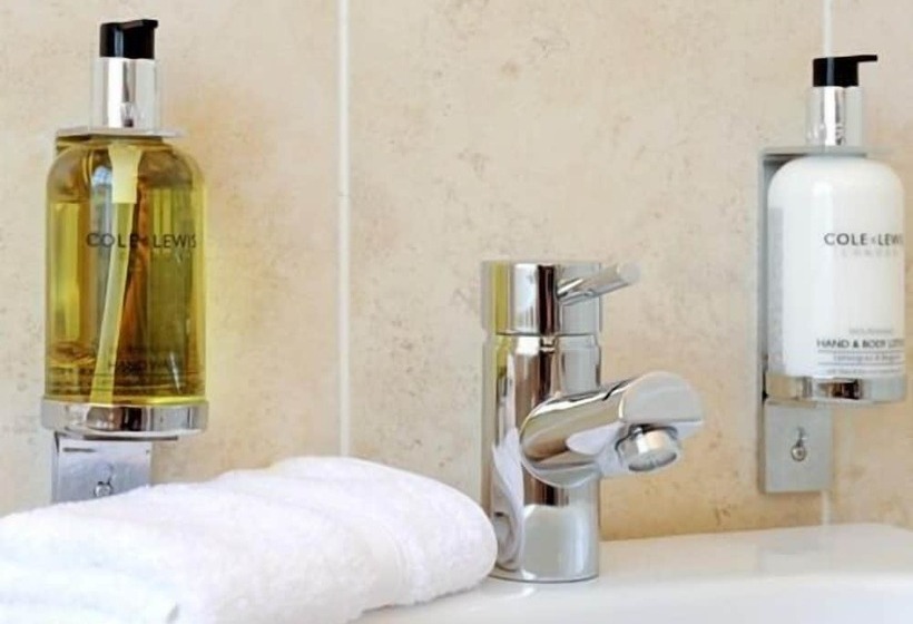 فندق The Lamb At Angmering