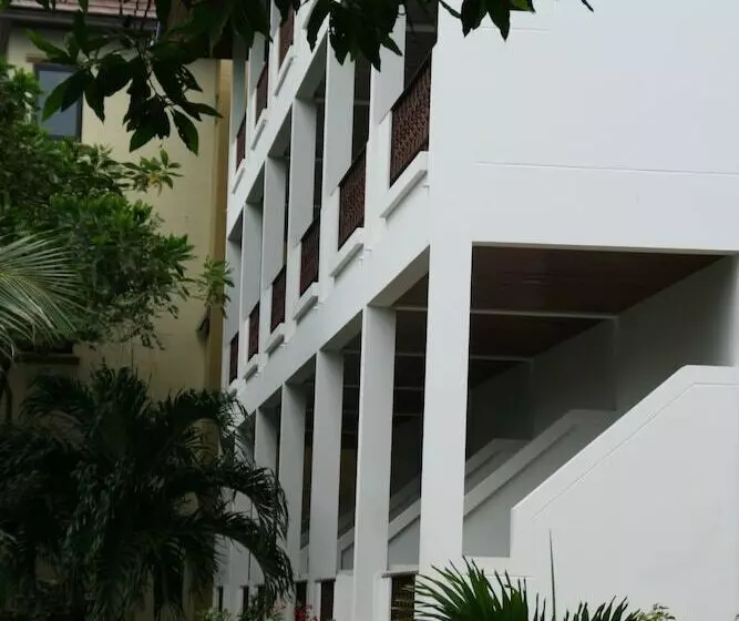 Marina Beach Resort   Sha Extra Plus