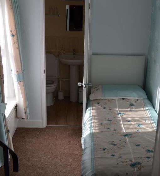 ペンション Claremont