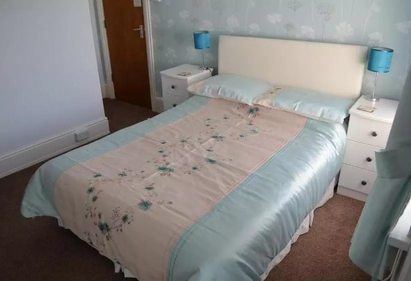 ペンション Claremont