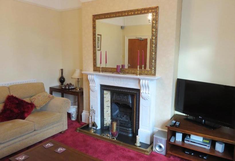 ペンション Claremont