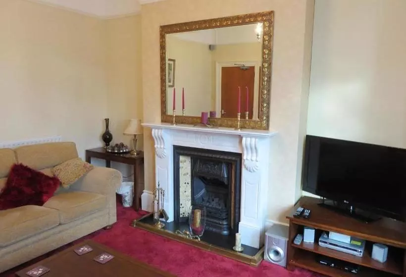 ペンション Claremont