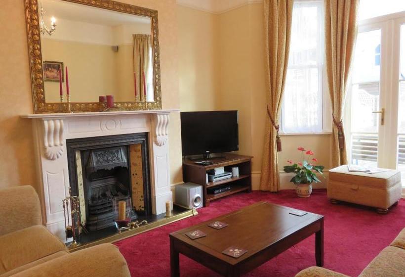 ペンション Claremont