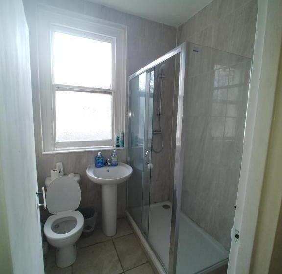 פנסיון Sussex Lodge Guest House