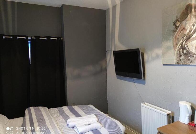 פנסיון Sussex Lodge Guest House