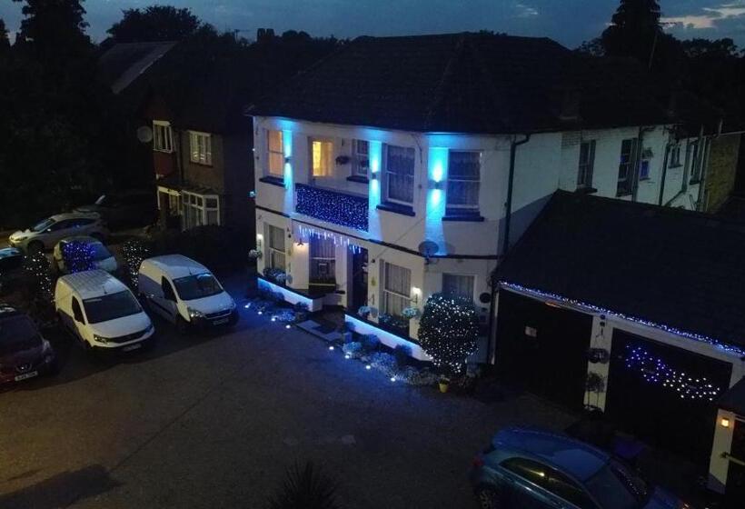 פנסיון Sussex Lodge Guest House