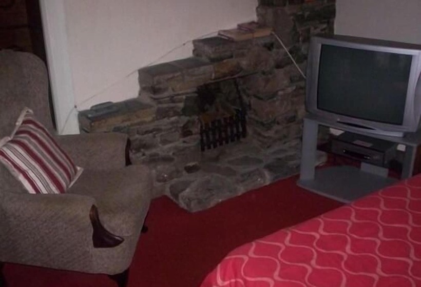 بنسيون The Copper Kettle