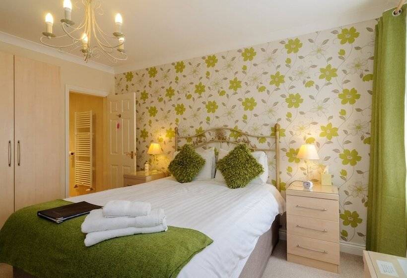 ペンション The Gables Guest House