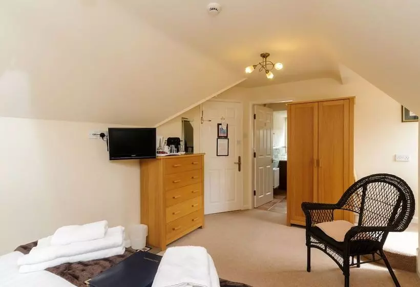 פנסיון The Gables Guest House