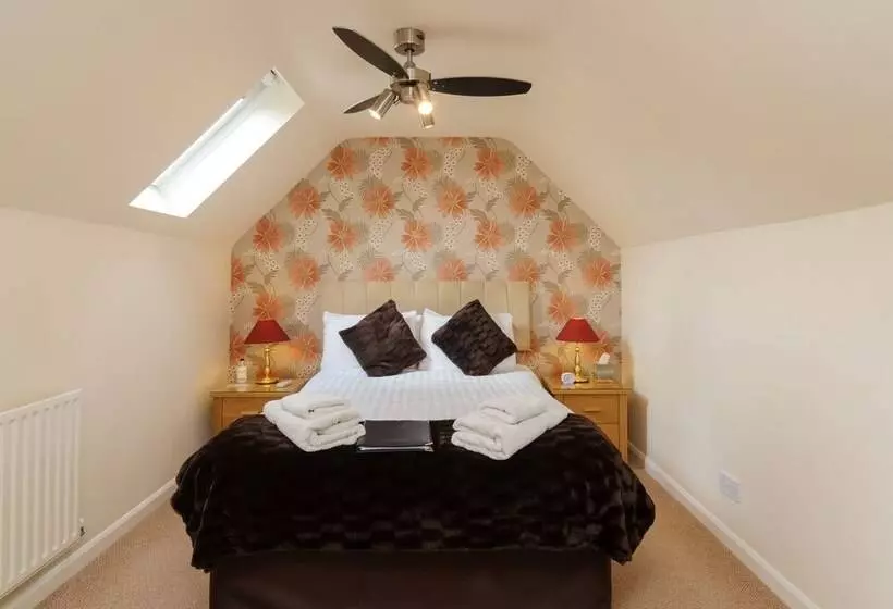 פנסיון The Gables Guest House