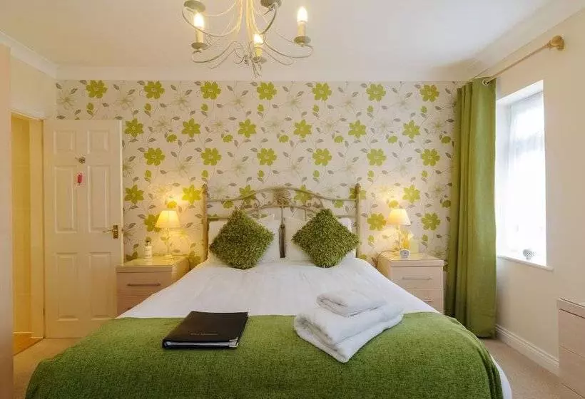 פנסיון The Gables Guest House