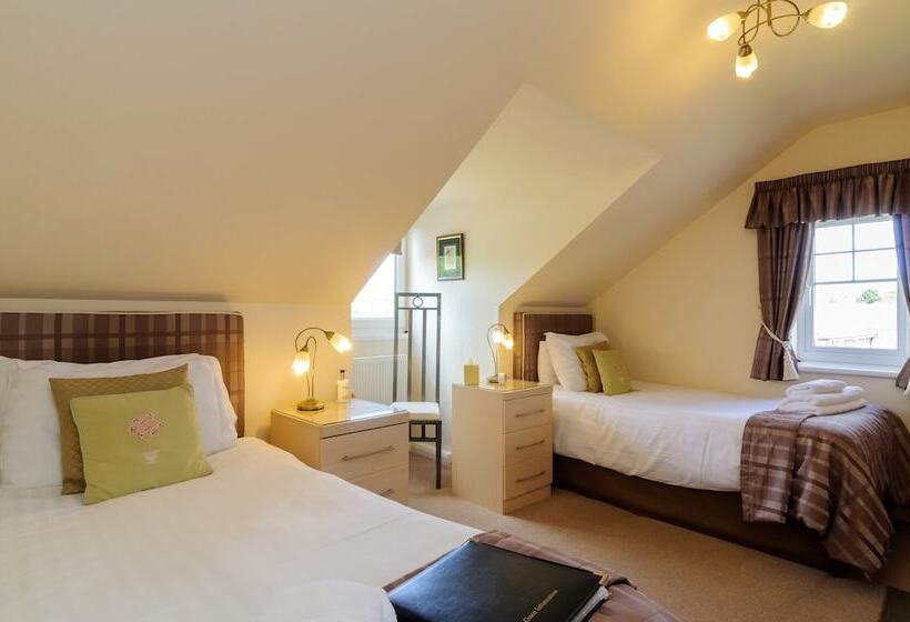 ペンション The Gables Guest House