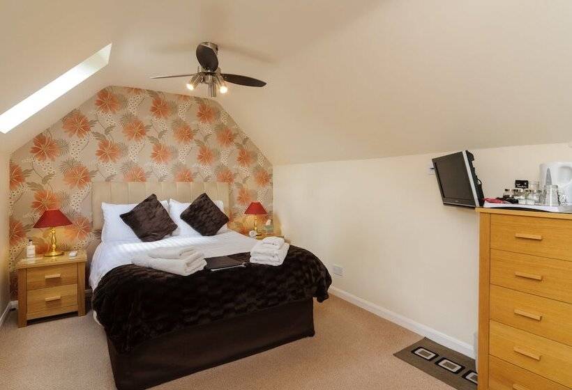 ペンション The Gables Guest House