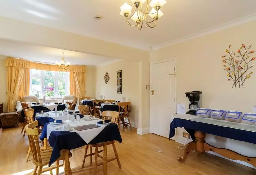 פנסיון The Gables Guest House