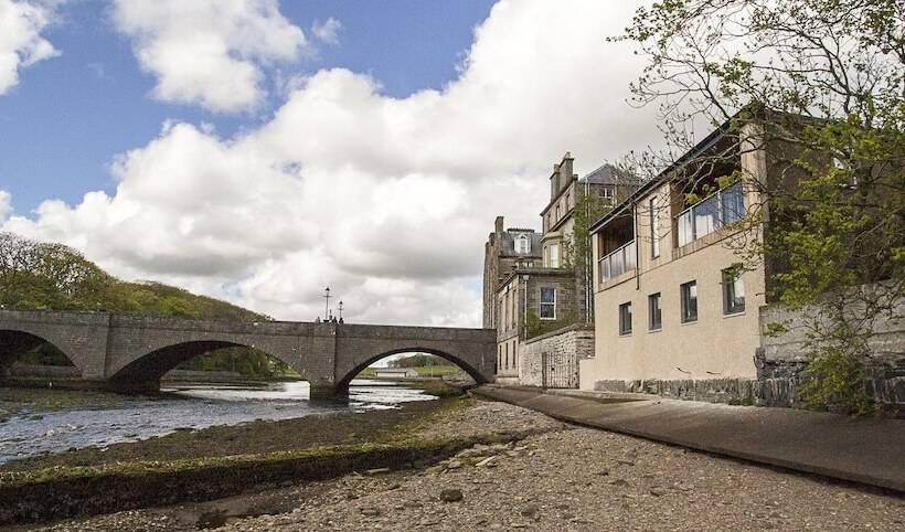 Riverside Apartments