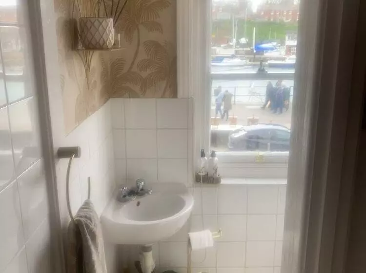 تختخواب و صبحانه Weymouth Sands