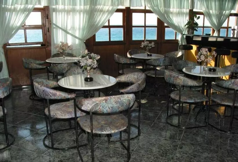 هتل Alpha Studios