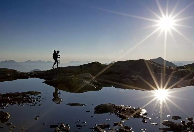 Hotelli Arx Guesthouse