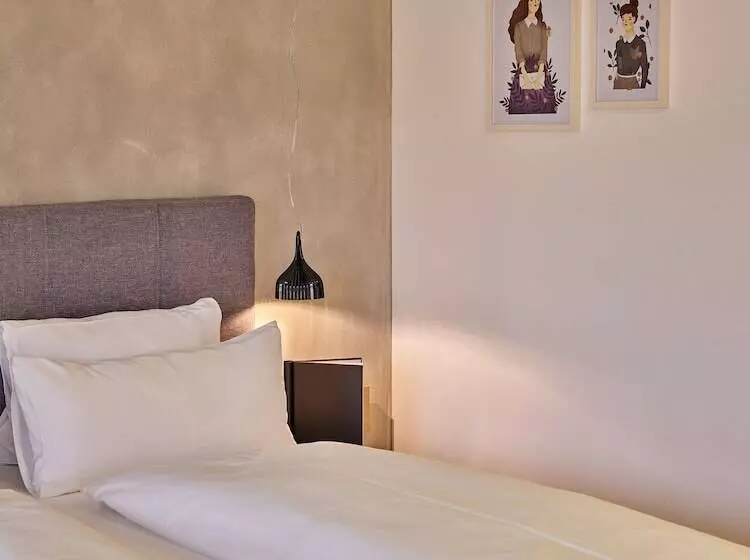 Hotelli Arx Guesthouse