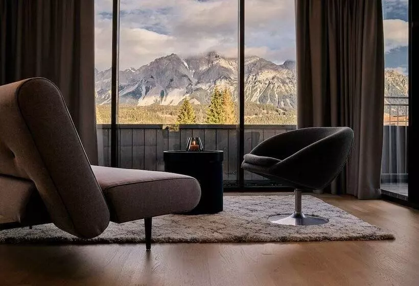 Hotelli Arx Guesthouse