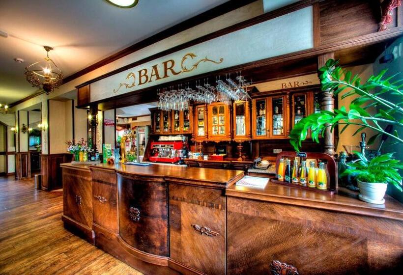 ホテル Carpatia Bieszczadzki Gościniec