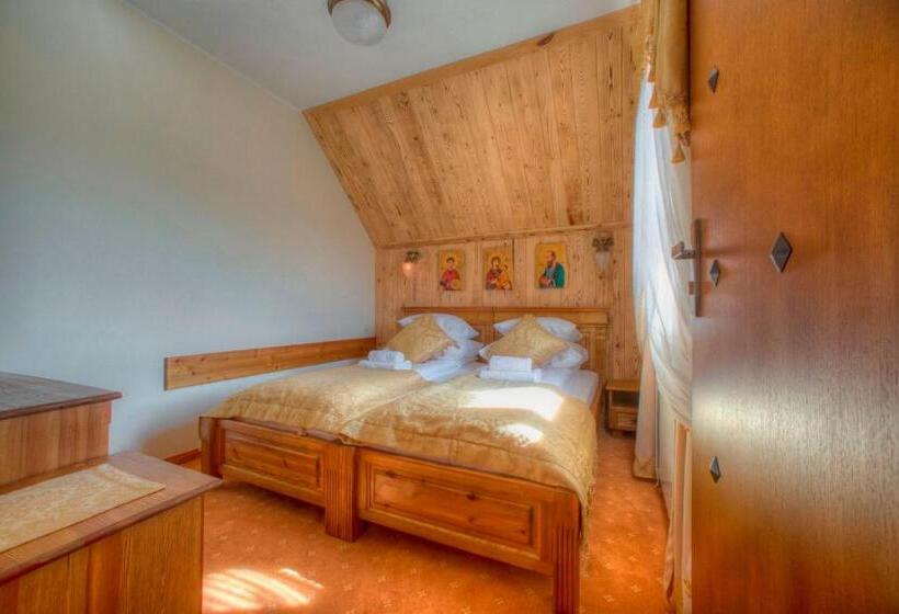 ホテル Carpatia Bieszczadzki Gościniec