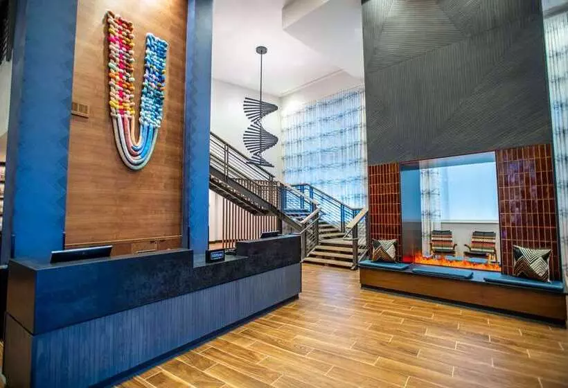 Отель Doubletree By Hilton Asheville Downtown