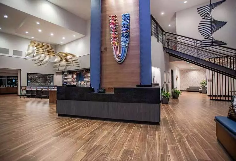 Отель Doubletree By Hilton Asheville Downtown