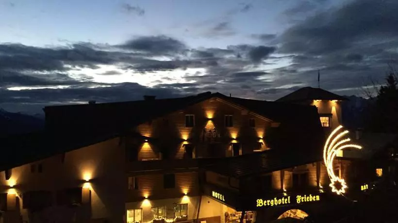 Отель Frieden Das Alpine Panorama