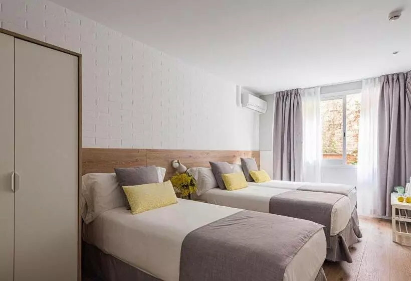 Отель Bypillow House