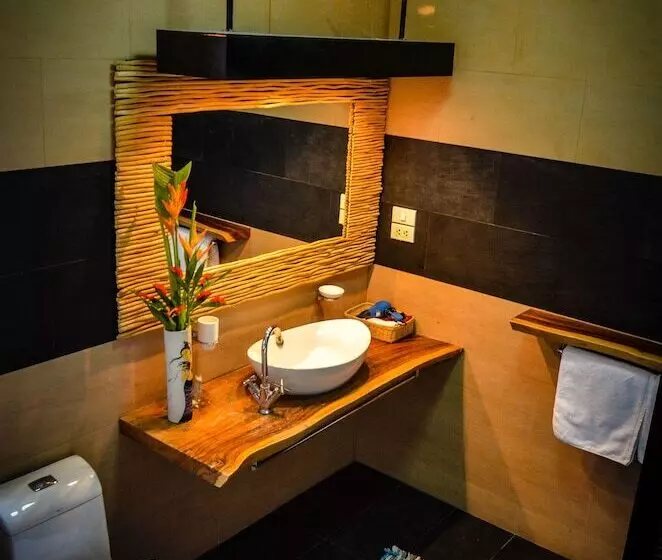 Hotel Rice Barn And Rooms