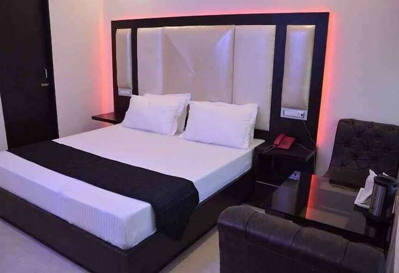 Отель Royal Park 22