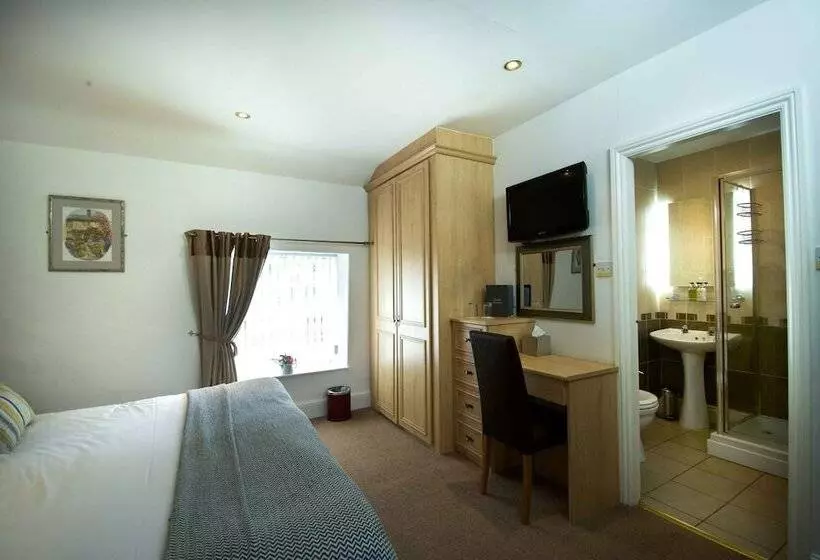 Отель The Plough Inn