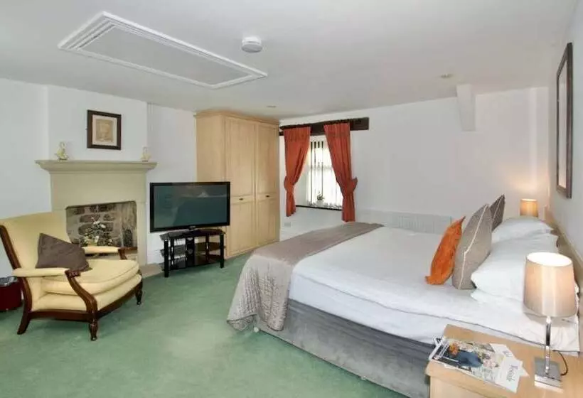 Отель The Plough Inn