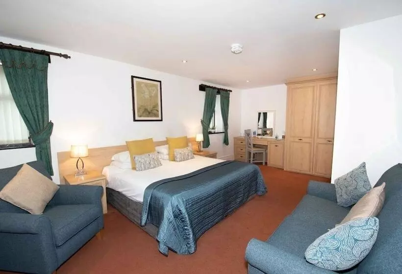 Отель The Plough Inn