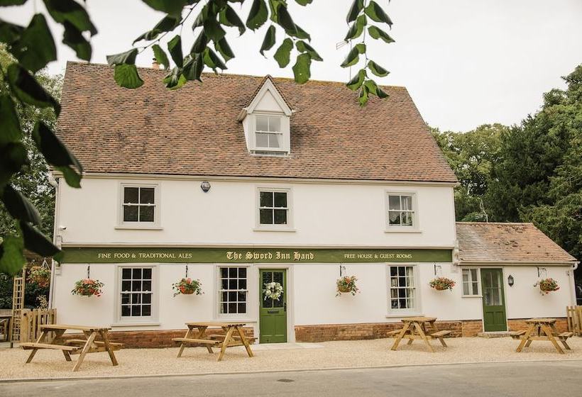 בית מלון כפרי The Sword Inn Hand