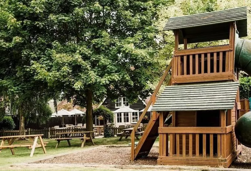 ホテル The Sword Inn Hand