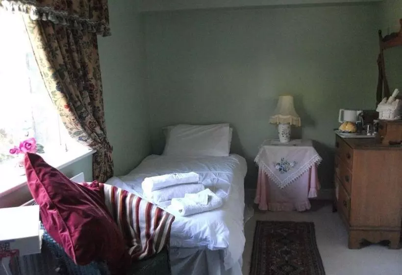 פנסיון Amber House