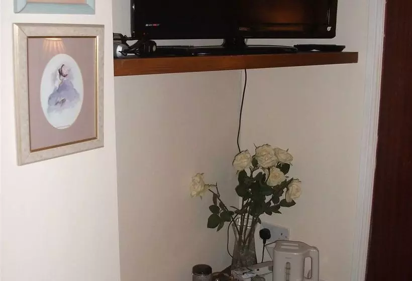 פנסיון Amber House