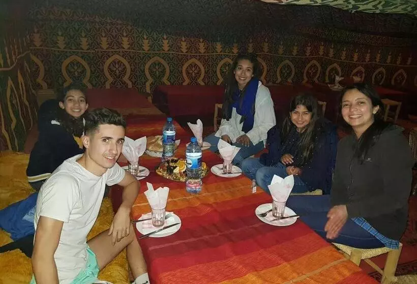 تختخواب و صبحانه Camp Sahara Majestic