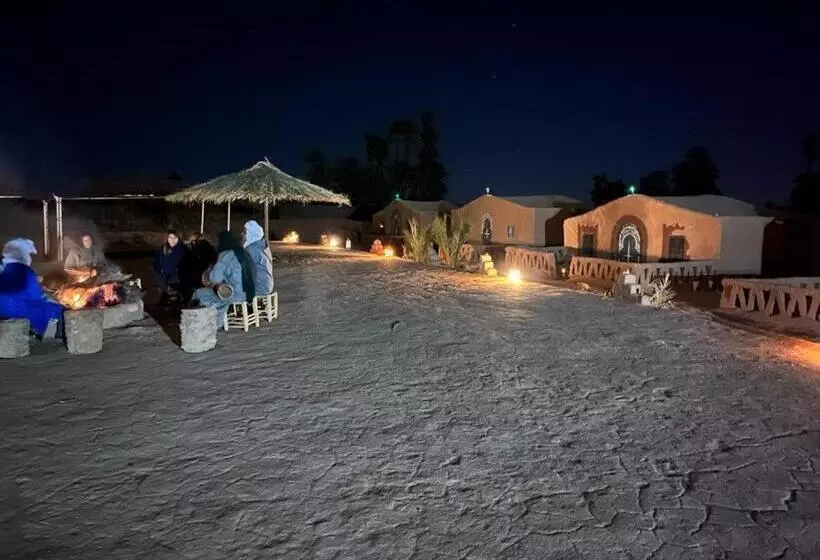 تختخواب و صبحانه Camp Sahara Majestic