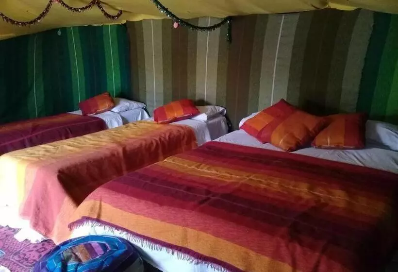 تختخواب و صبحانه Camp Sahara Majestic