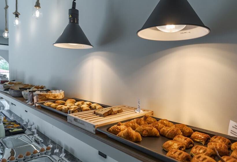 هتل Nikon Boutique