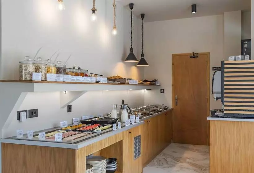 هتل Nikon Boutique