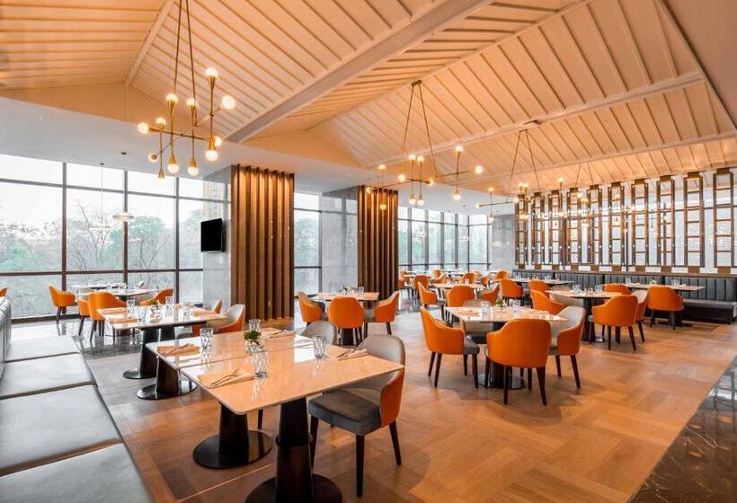 فندق Tivoli Chengdu At Cultural Heritage Park