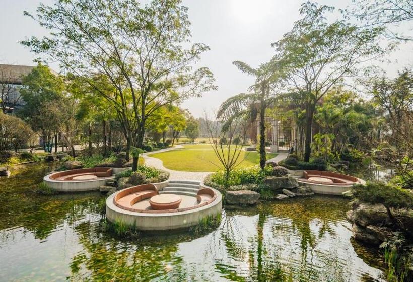 فندق Tivoli Chengdu At Cultural Heritage Park