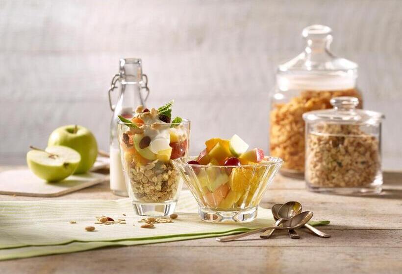 هتل Premier Inn Regensburg City Centre