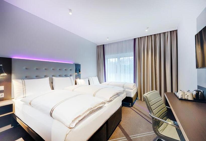 هتل Premier Inn Regensburg City Centre