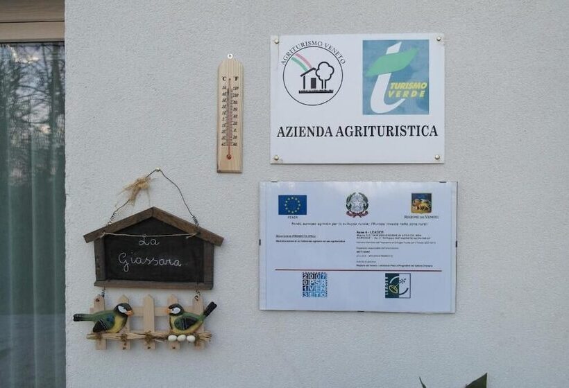 فندق ريفى Agriturismo La Giassara