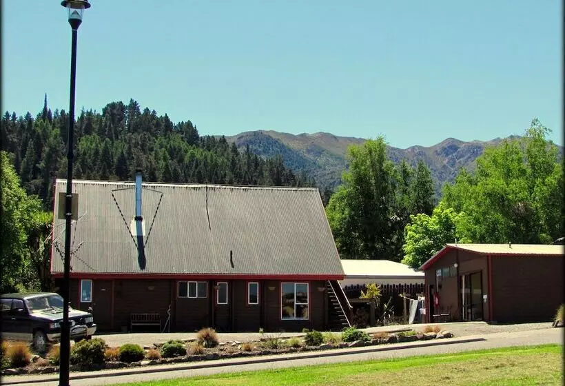 旅馆 Hanmer Backpackers